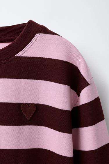 T-SHIRT À RAYURES AVEC CŒUR BRODÉ - Rose de Zara - Image 2
