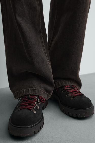 CHAUSSURES EN CUIR AVEC ATTACHES - Noir de Zara