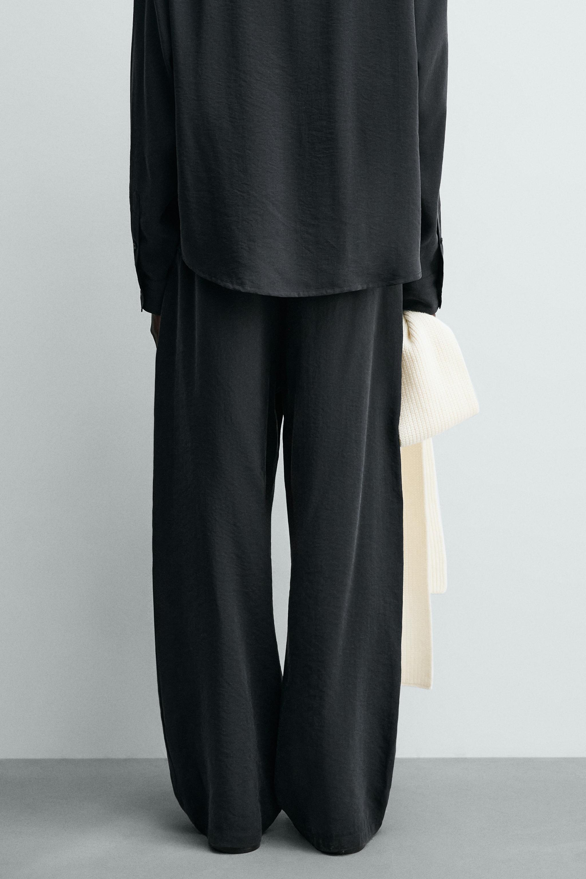 RELAXED FIT FLOWY PANTS