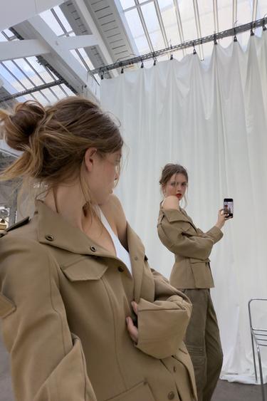 BLAZER ENTALLADA TRABILLAS - Khaki claro de Zara