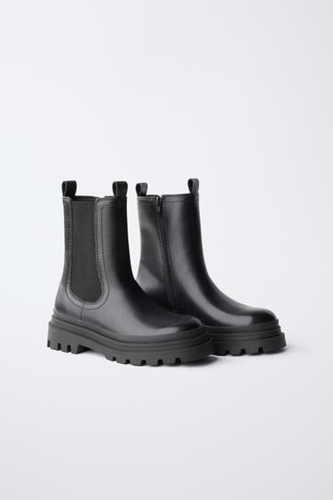 Chelsea Boots — Black 2