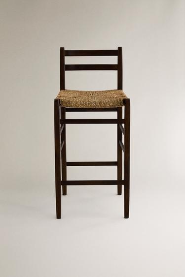 TABOURET EN BOIS TRESSÉ - Marron de Zara - Image 0