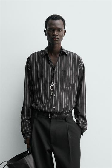 CAMISA FLUIDA RAYAS - Negro de Zara