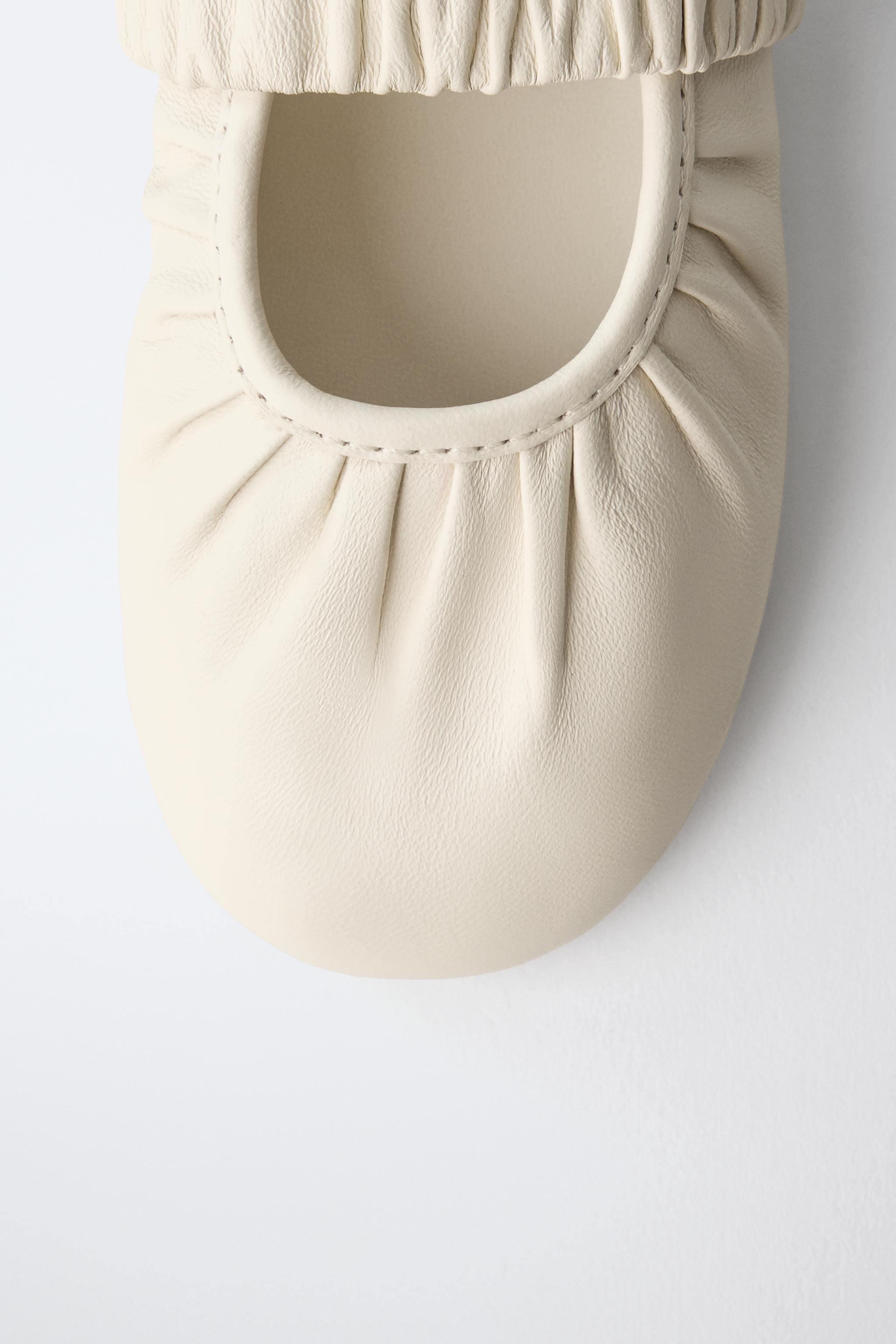 BALLERINES EN CUIR