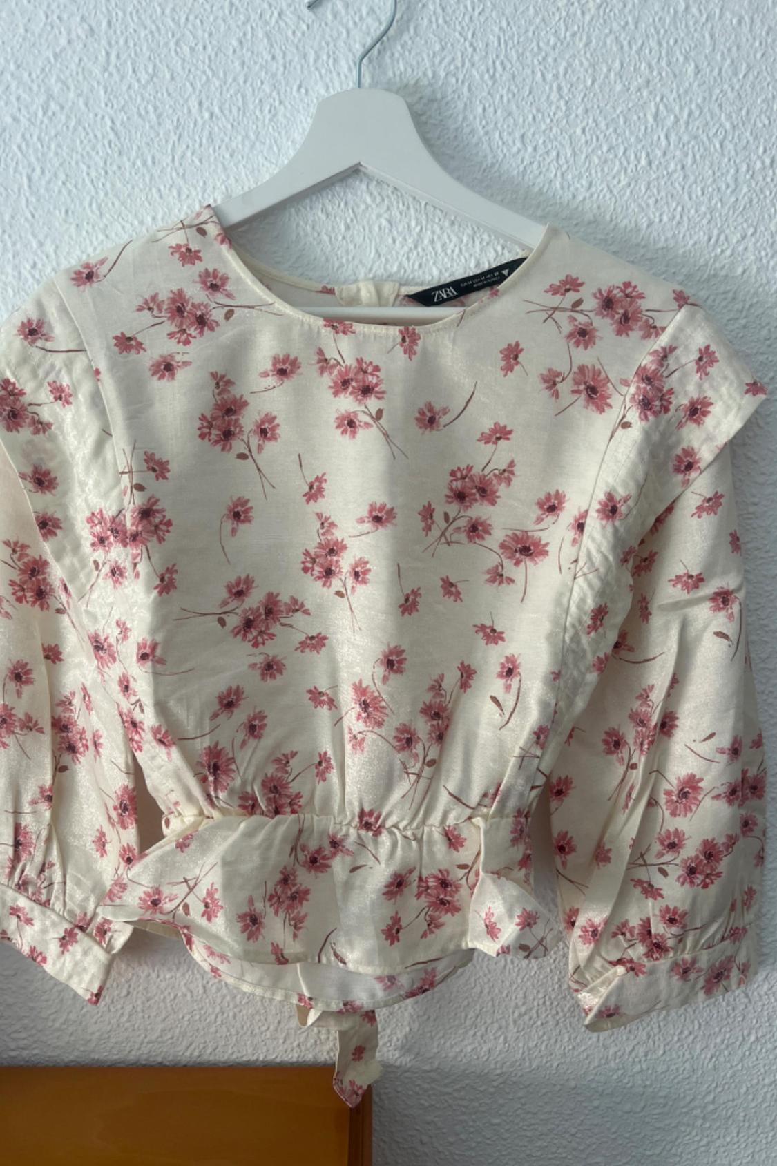 PRINTED TOP WITH BOW