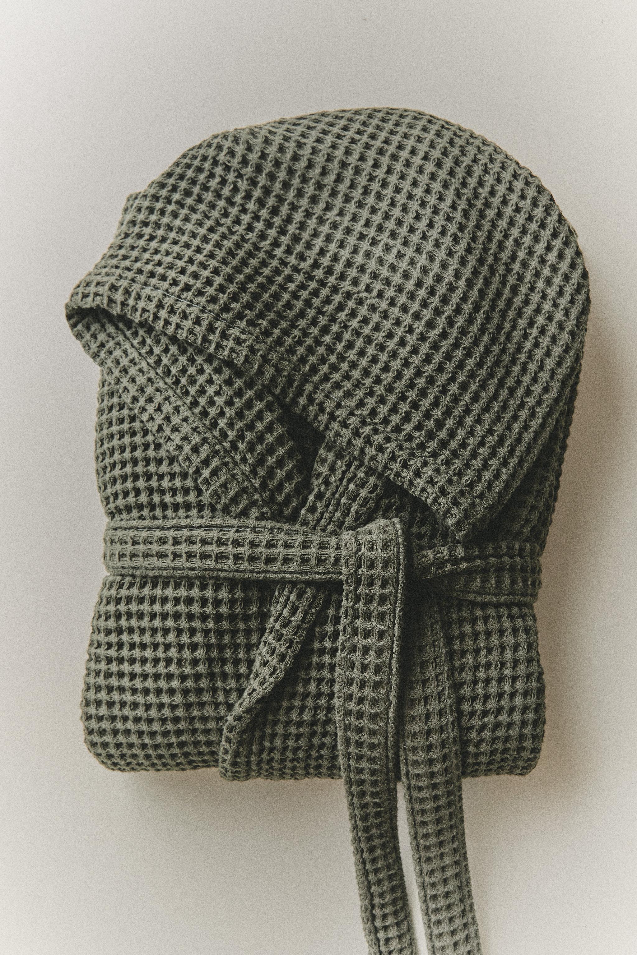 WAFFLE-KNIT COTTON BATHROBE — Dark bottle green