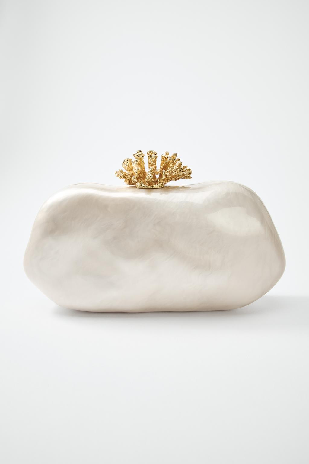 CLUTCH WITH METAL DETAIL
