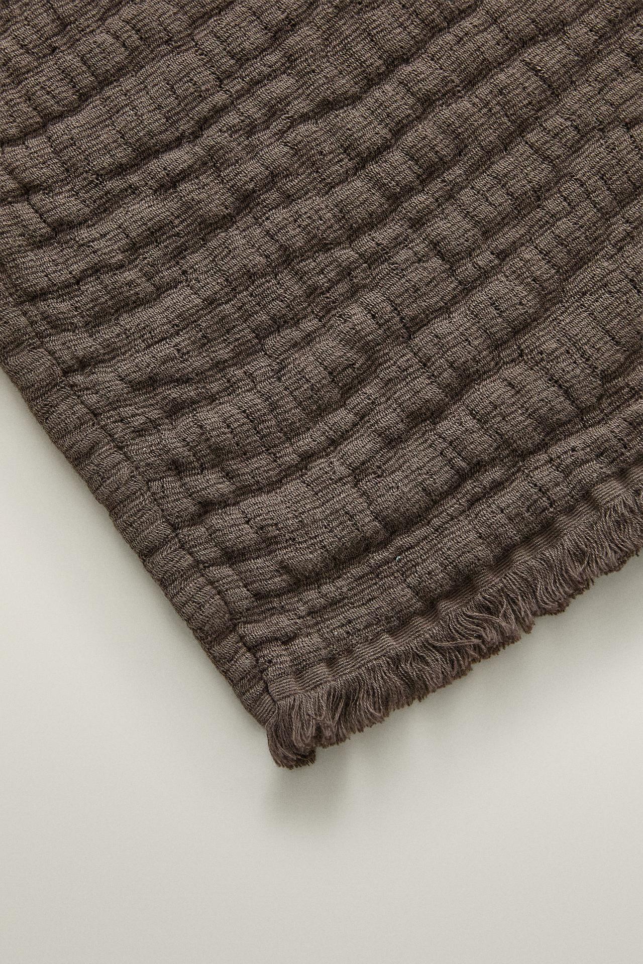 TEXTURED COTTON BLANKET — Brown