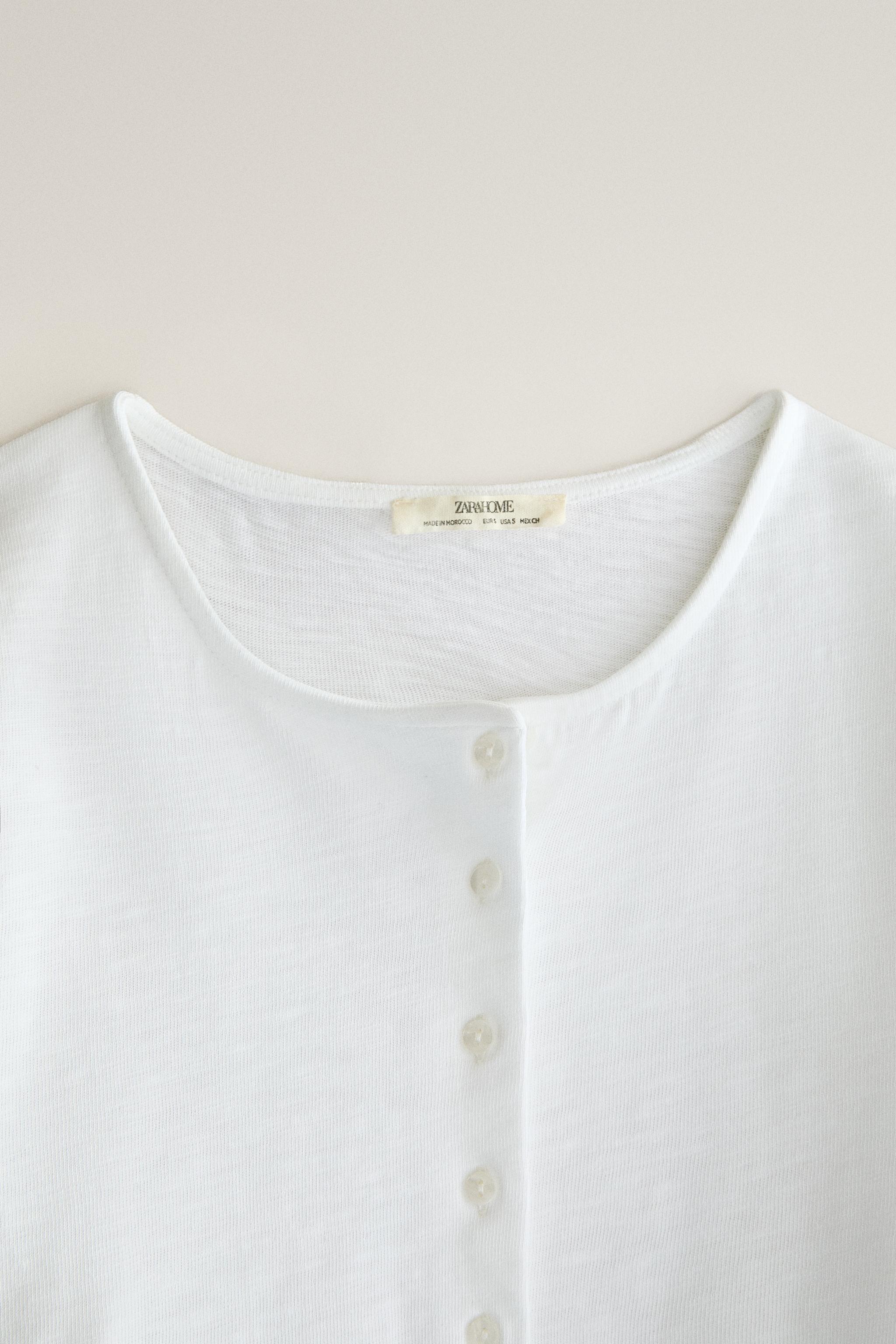 TOP MANCHES LONGUES BOUTONNÉ