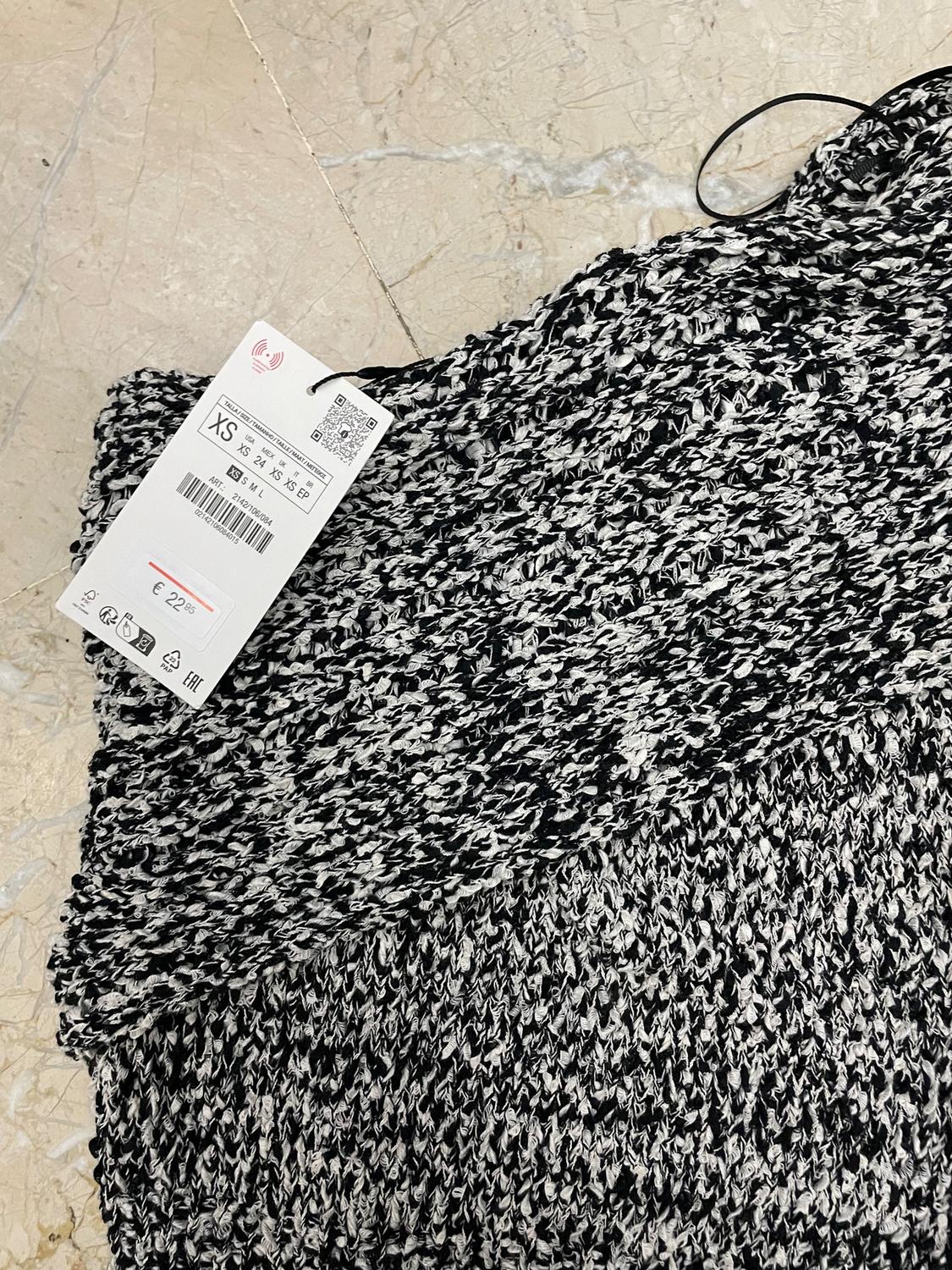 ASYMMETRIC KNIT TOP - Image 3