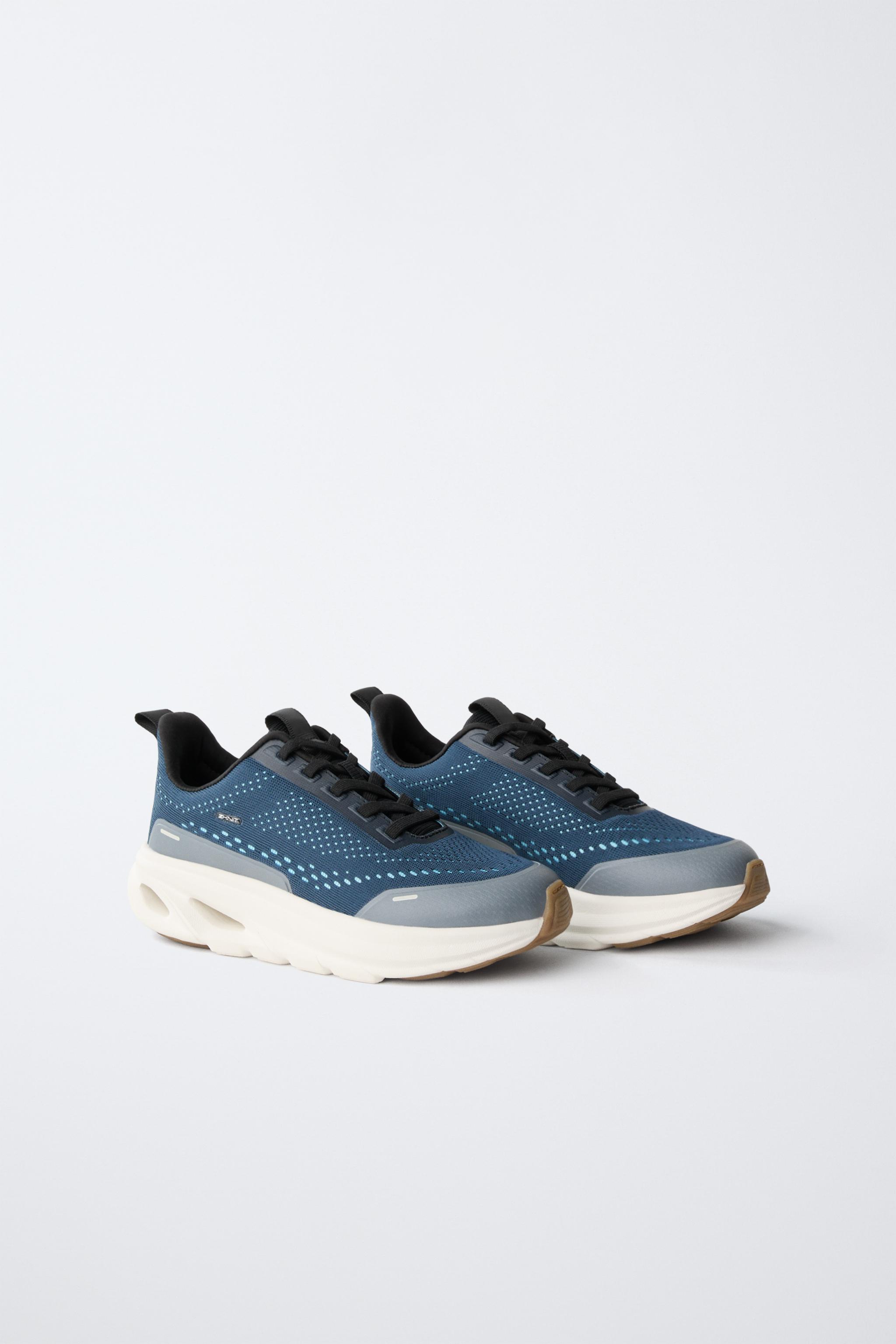 ATHLETIC SNEAKERS WITH SOLE DETAIL