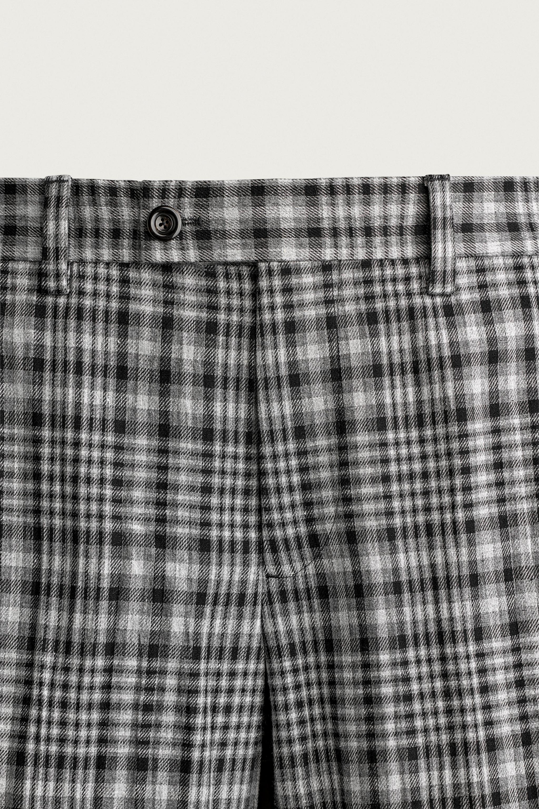 CHECKERED FLARE FIT PANTS