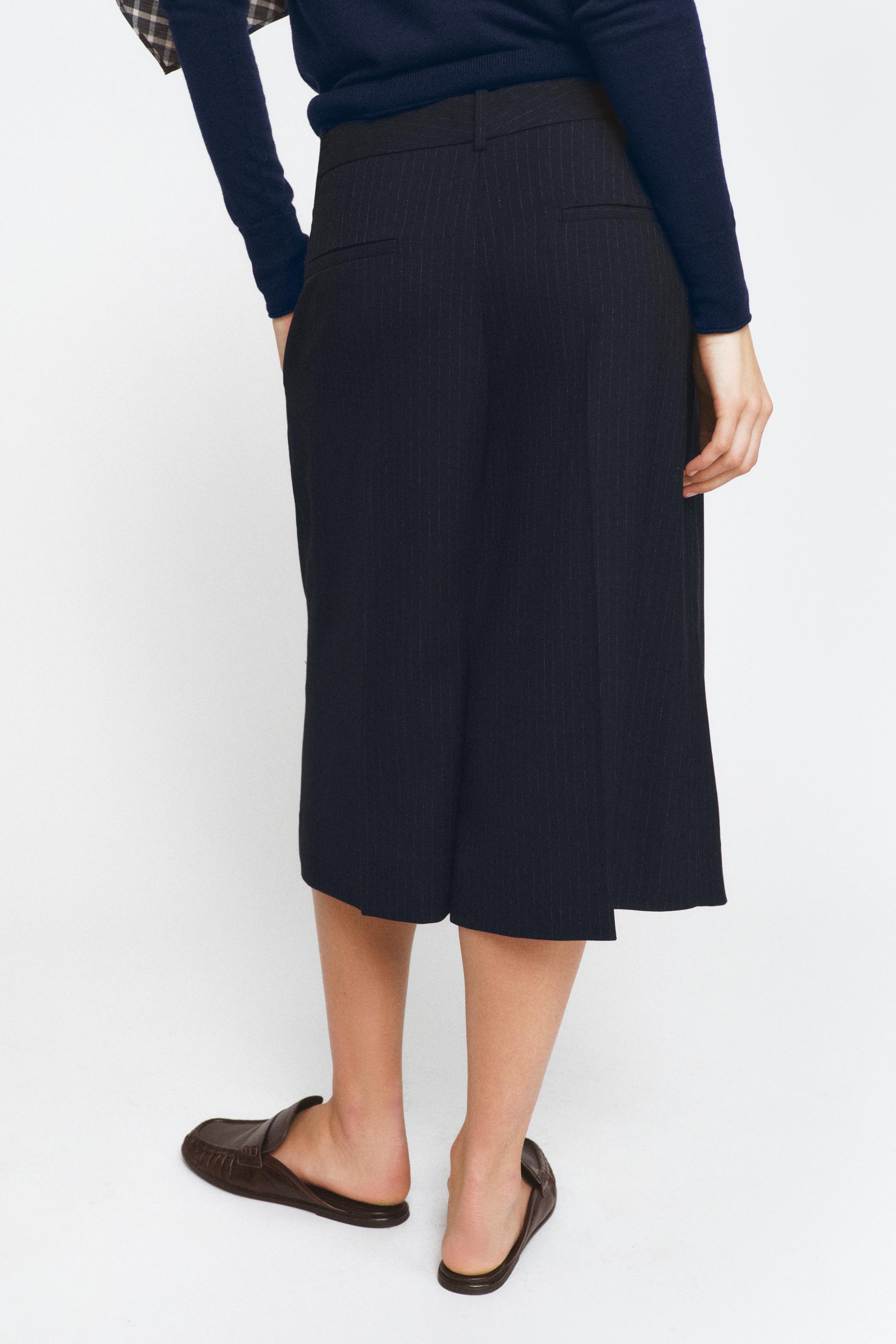 PLEATED PINSTRIPE BERMUDA SHORTS ZW COLLECTION