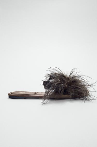 SANDALIA PLANA PLUMAS - Marrón Chocolate de Zara