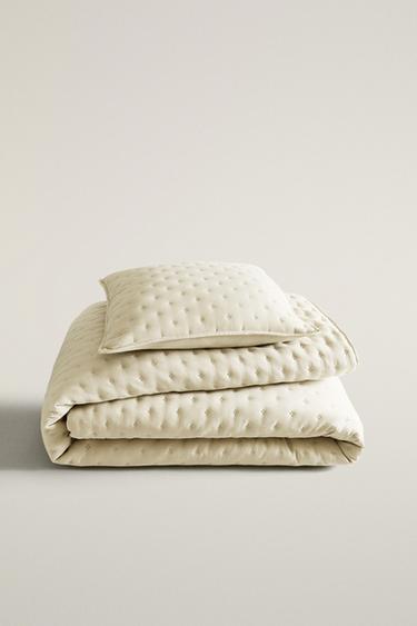 SOLID COLOUR RAISED-DOT QUILT - Ecru by Zara