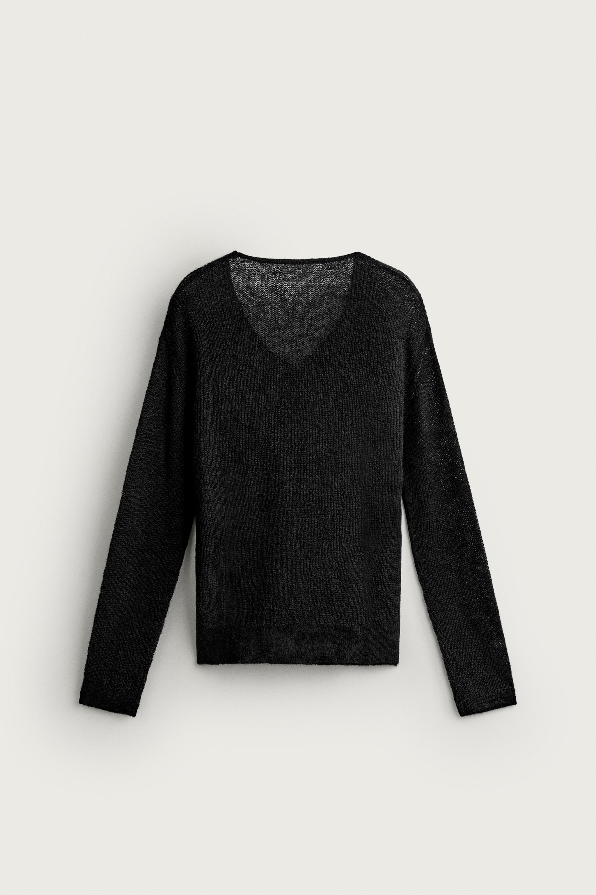 TEXTURED V-NECK SWEATER