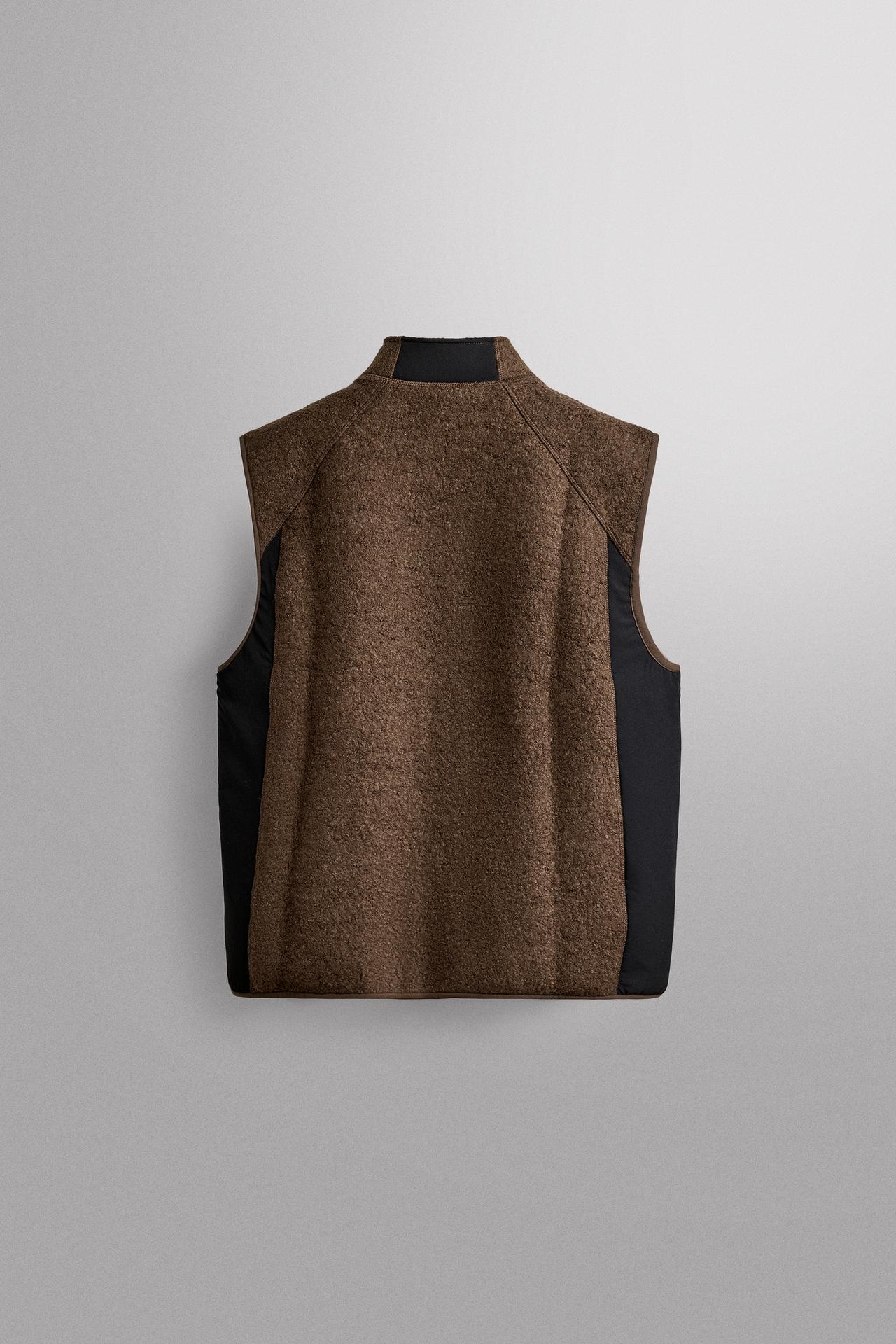 COLOR BLOCK COMBINED FLEECE VEST — Dark brown