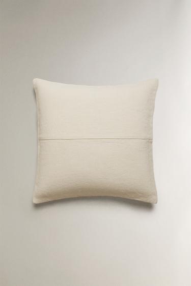 HOUSSE DE COUSSIN STITCHING - Écru de Zara - Image 1