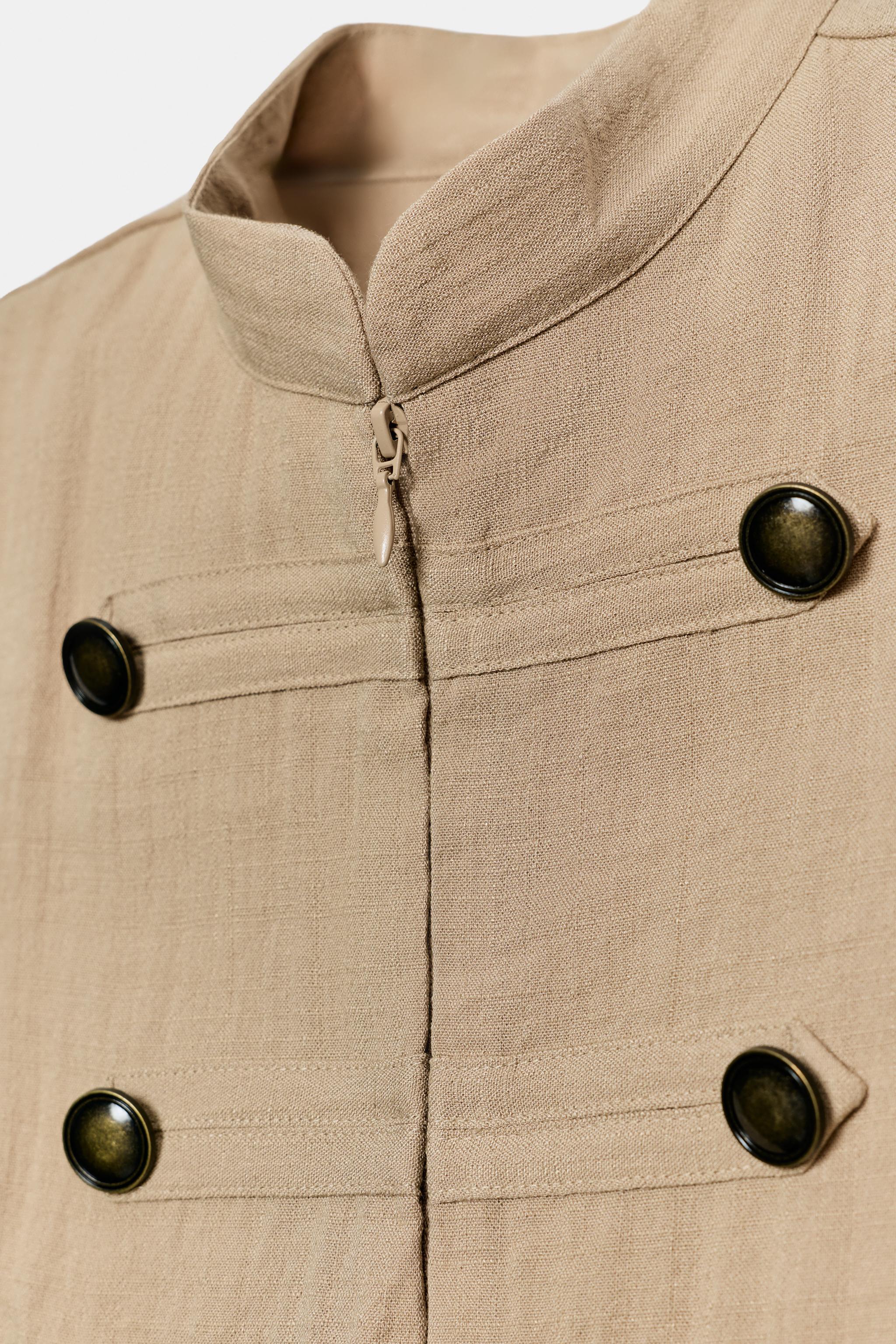 SLEEVELESS BUTTON SHIRT