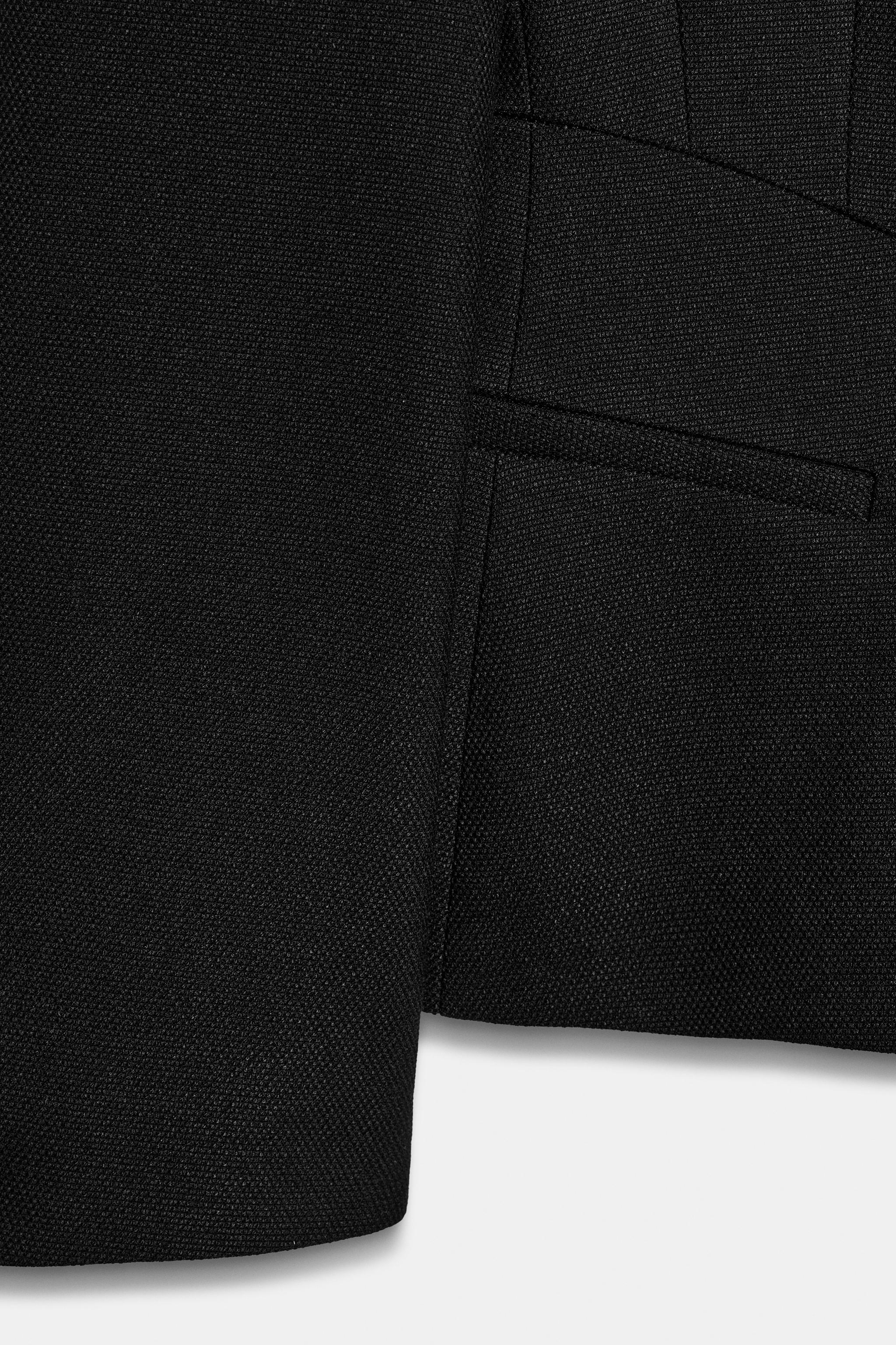 FITTED SHOULDER-PAD BLAZER