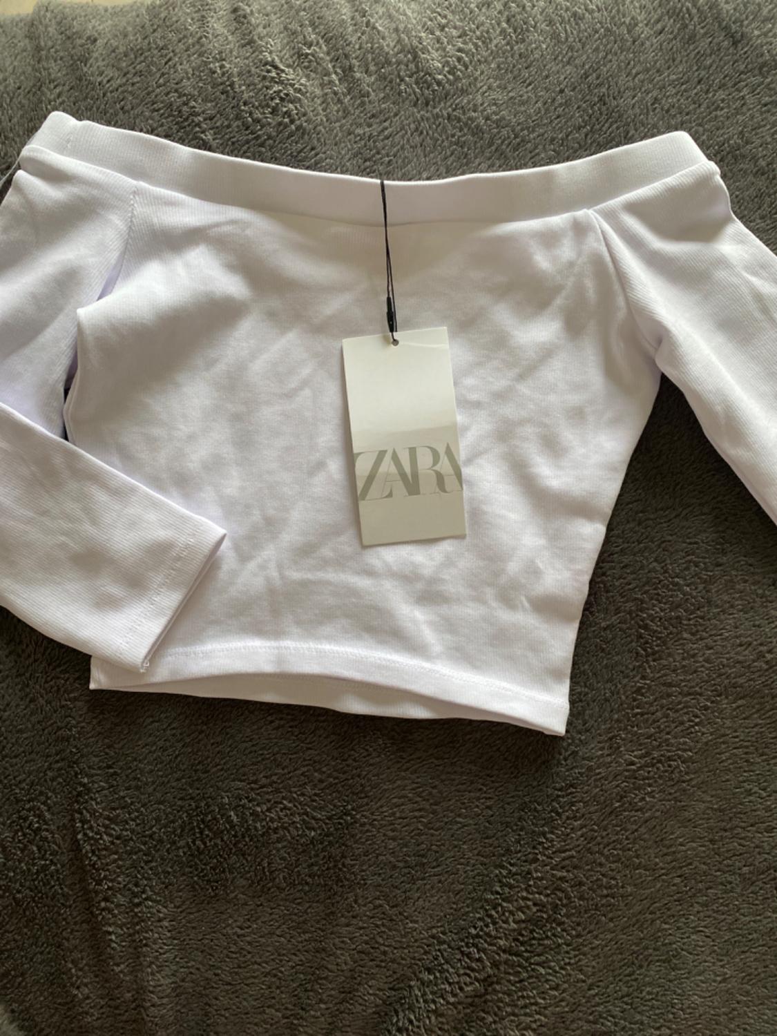 OFF-THE-SHOULDER CROP TOP - Image 2
