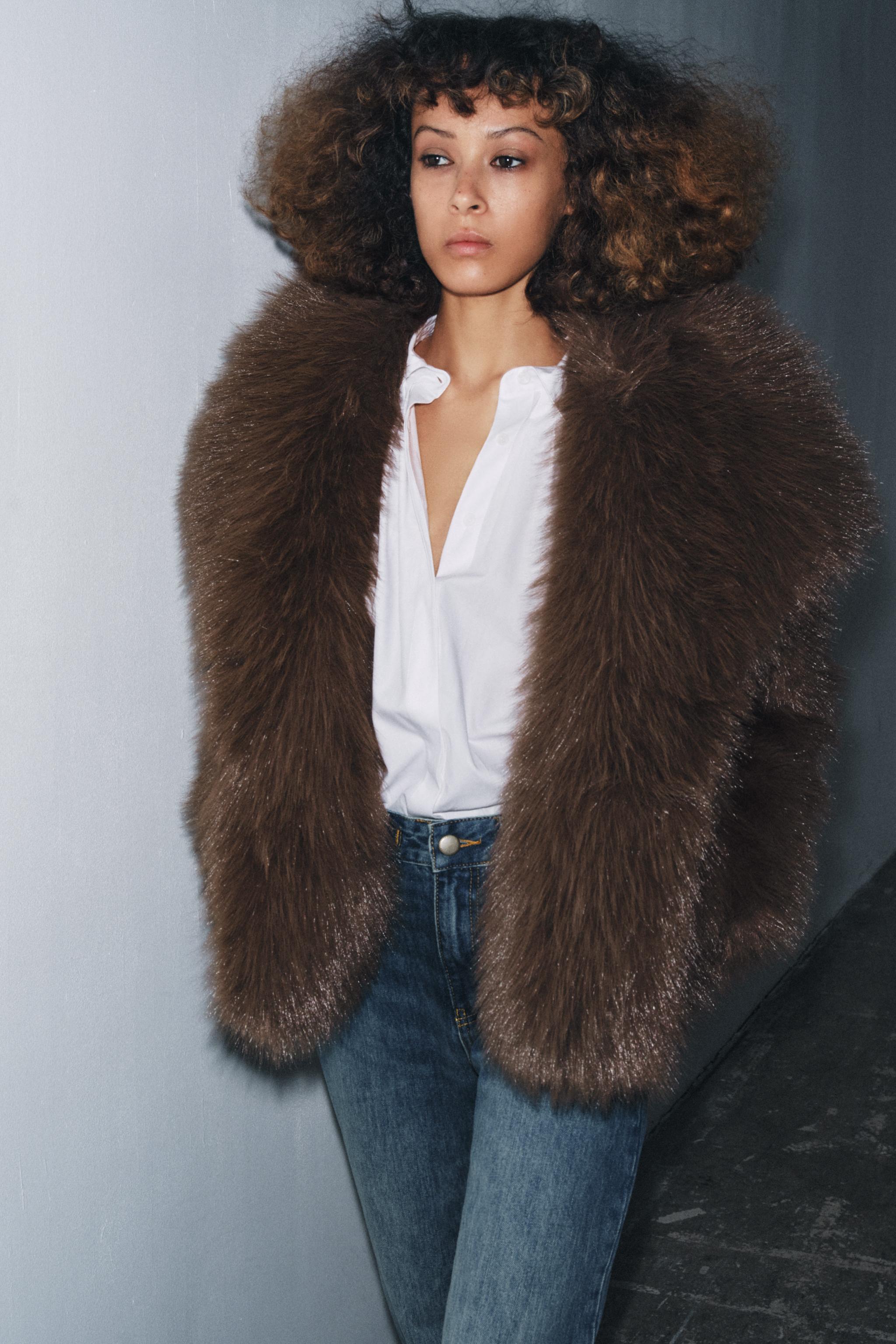 ZW COLLECTION フェイクファーショートコート - ブラウン | ZARA Japan