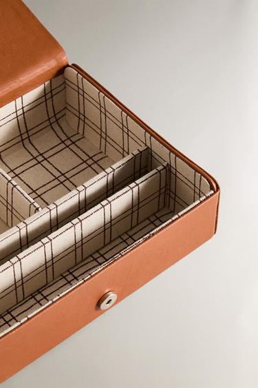 SMALL LEATHER TOILETRY BAG WITH COMPARTMENTS - Mid-camel by Zara - Image 3