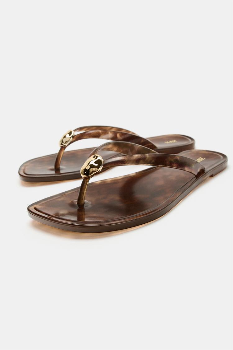 SANDALIAS PLANAS CON DETALLE 3