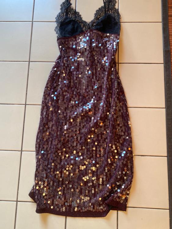 burgundy sequin dress zara CONTRASTING AND LACE MIDI SECOND HAND Size:I Black Dress with Three Navy Wedding Dress