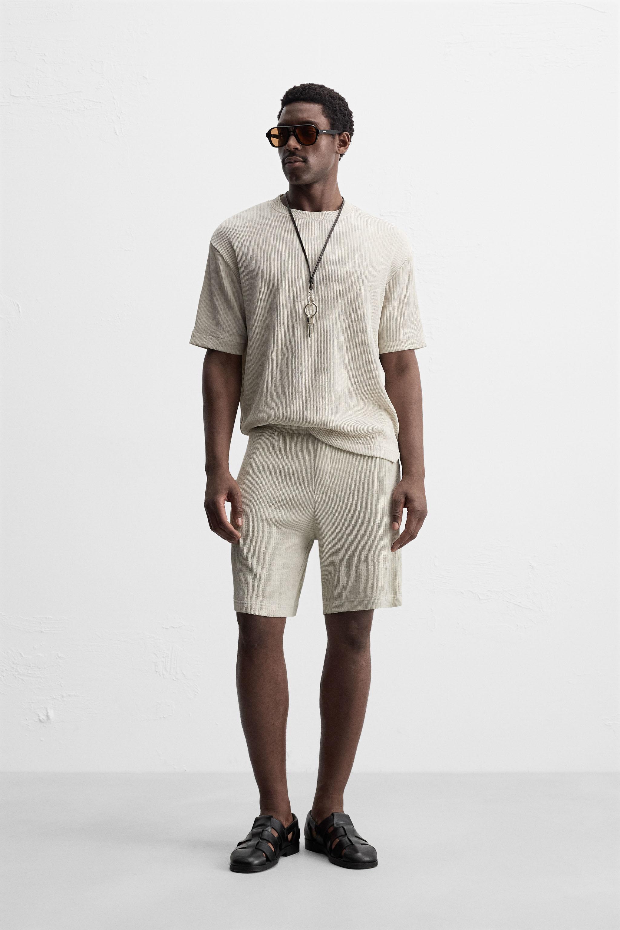 IRREGULAR TEXTURED T-SHIRT