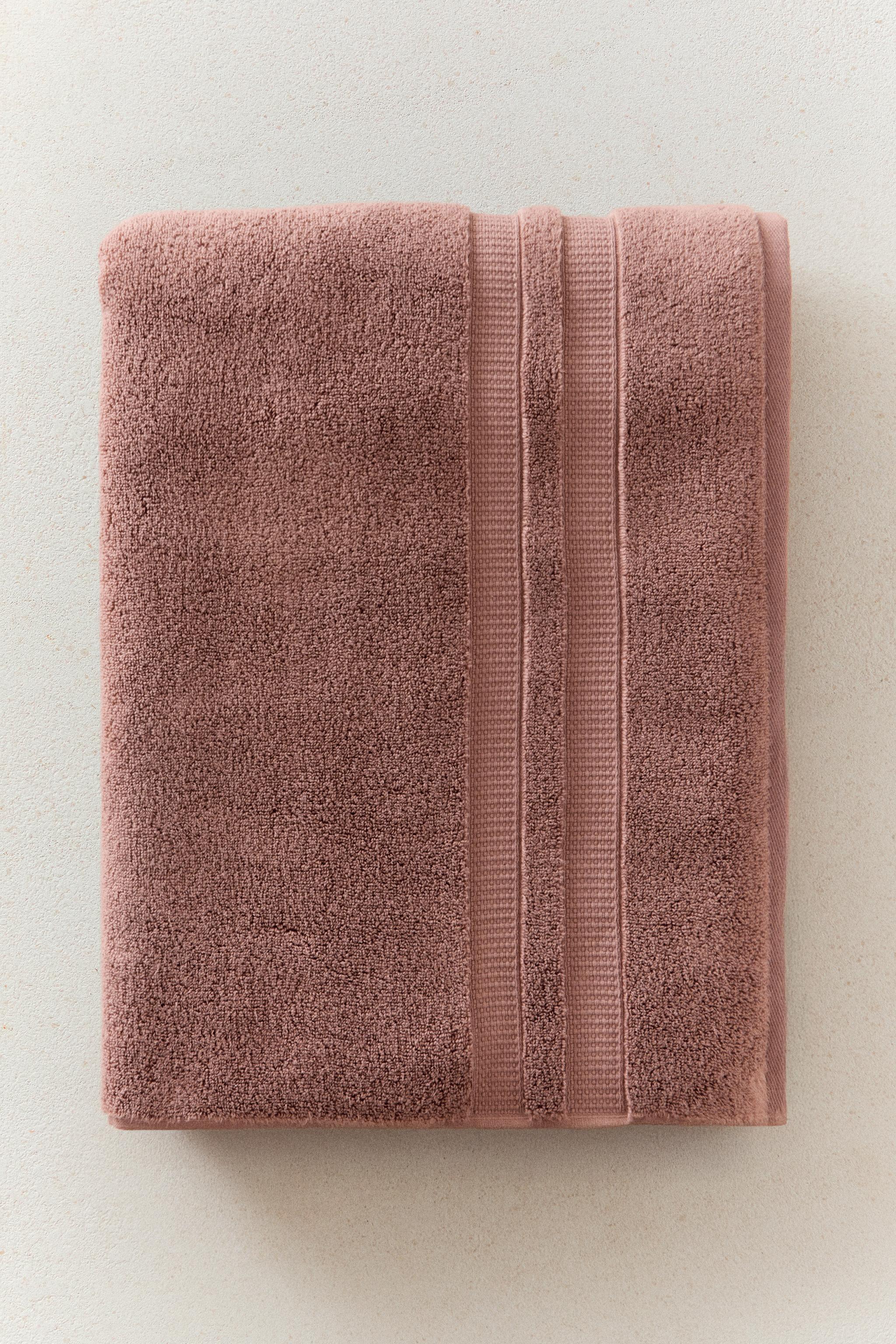 EXTRA SOFT DOUBLE-BORDER BATH TOWEL — Dark russet
