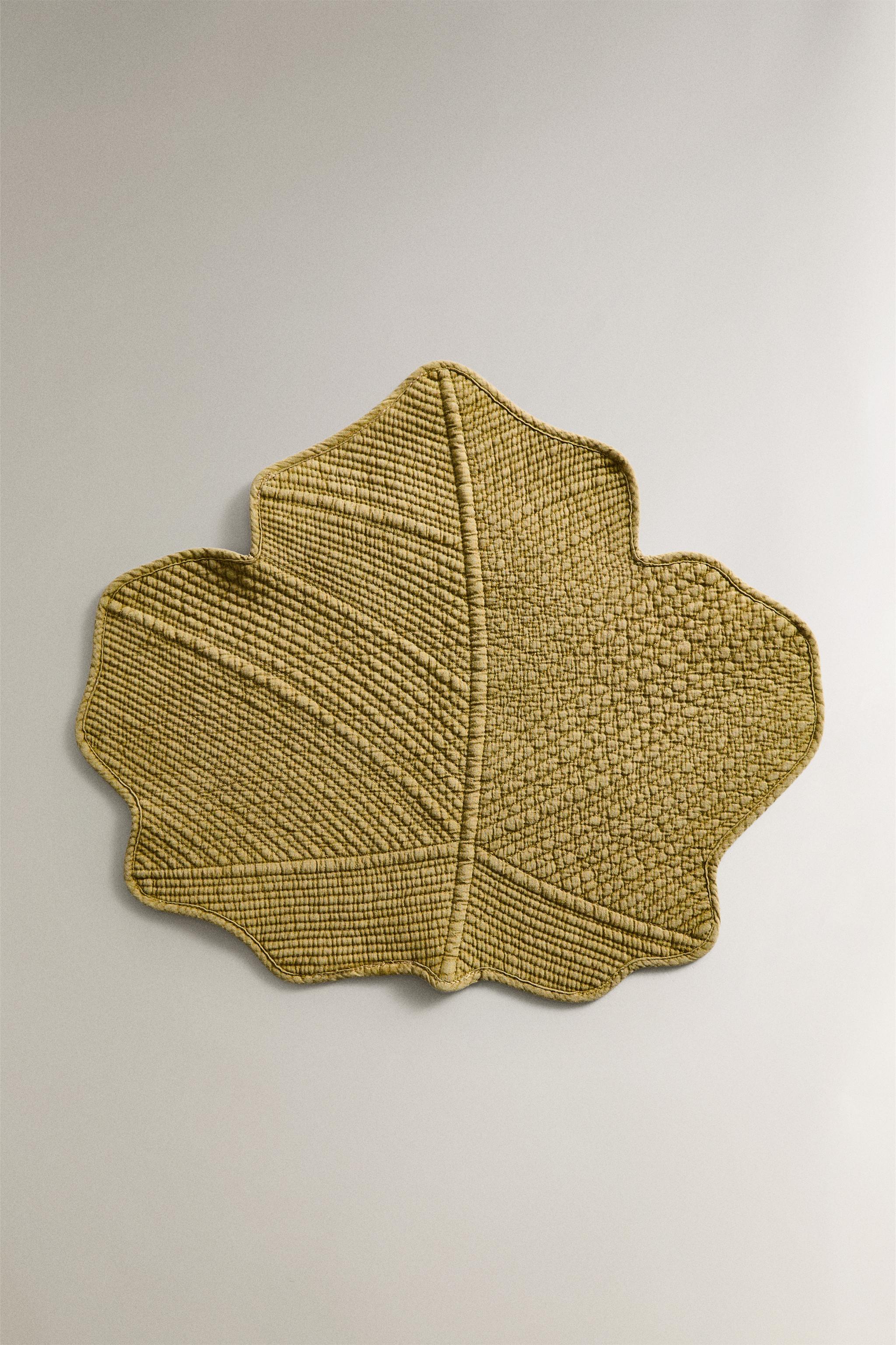 SET DE TABLE MATELASSÉ FEUILLE