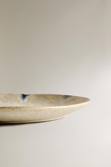 TEXTURED STONEWARE DINNER PLATE - Ecru / Blue by Zara - Image 4