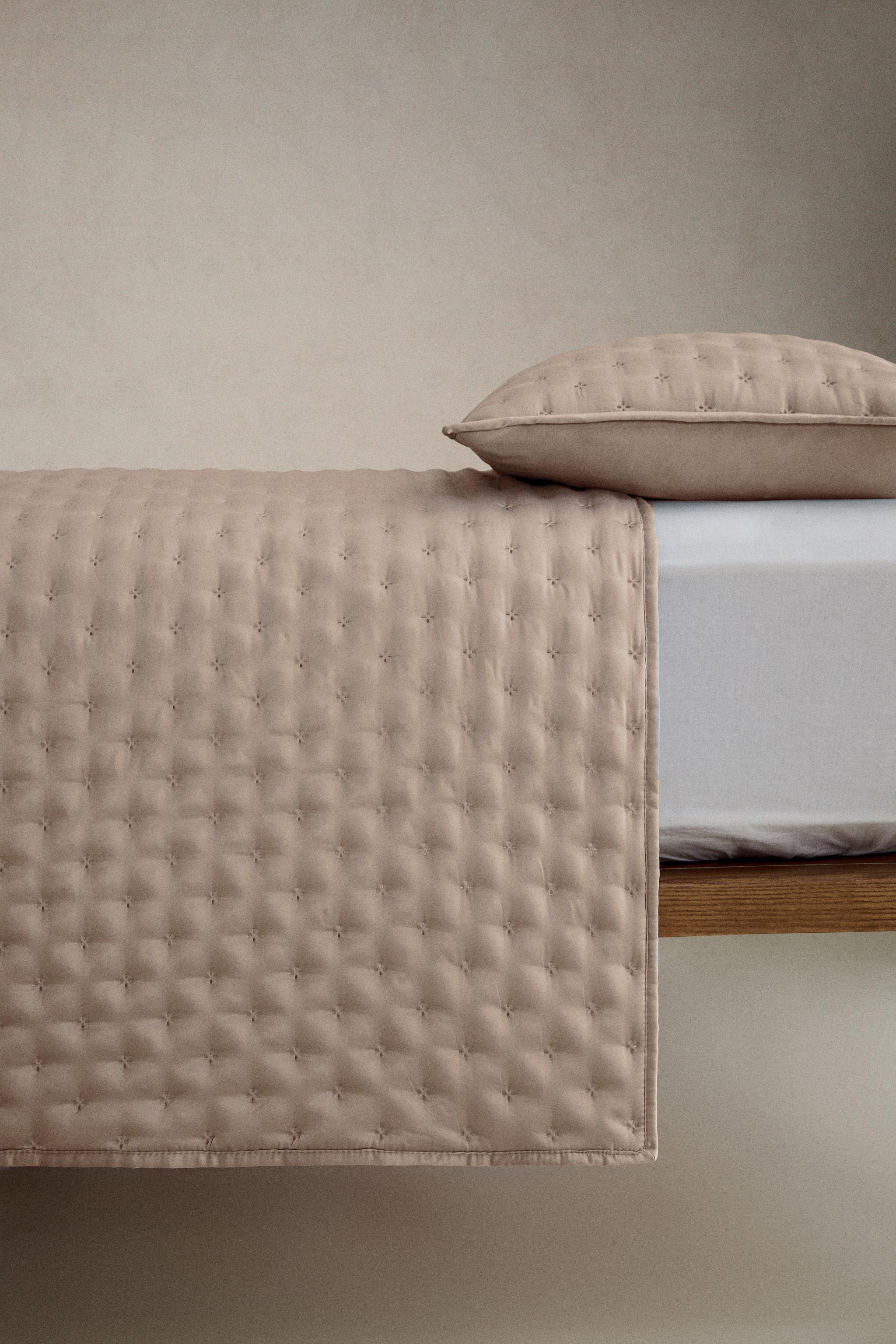 ÉDREDON SATIN UNI NŒUDS