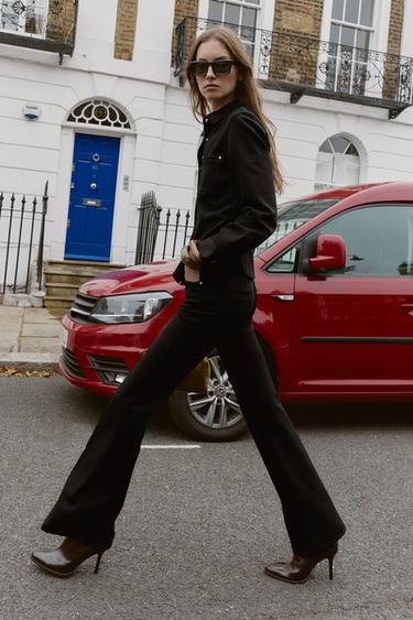 PANTALON FLARE TAILLE BASSE - Noir de Zara