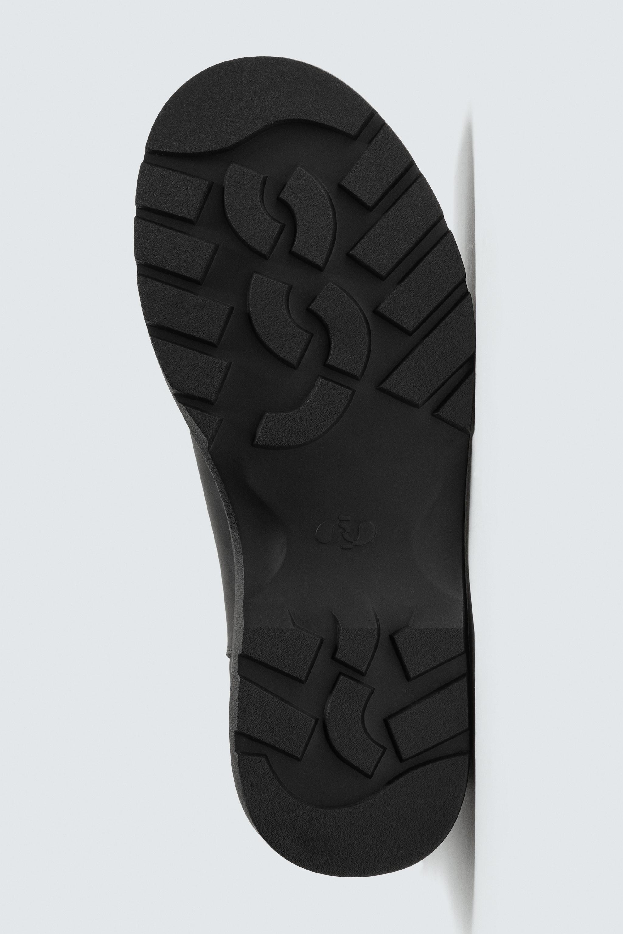 LEATHER CHELSEA BOOTS