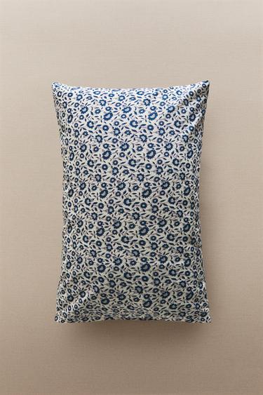 KIDS' FLORAL COTTON PILLOWCASE - Navy blue by Zara