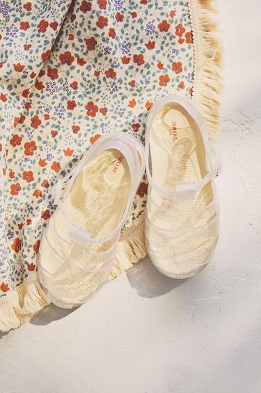 CANGREJERA INFANTIL GLITTER - Transparente de Zara