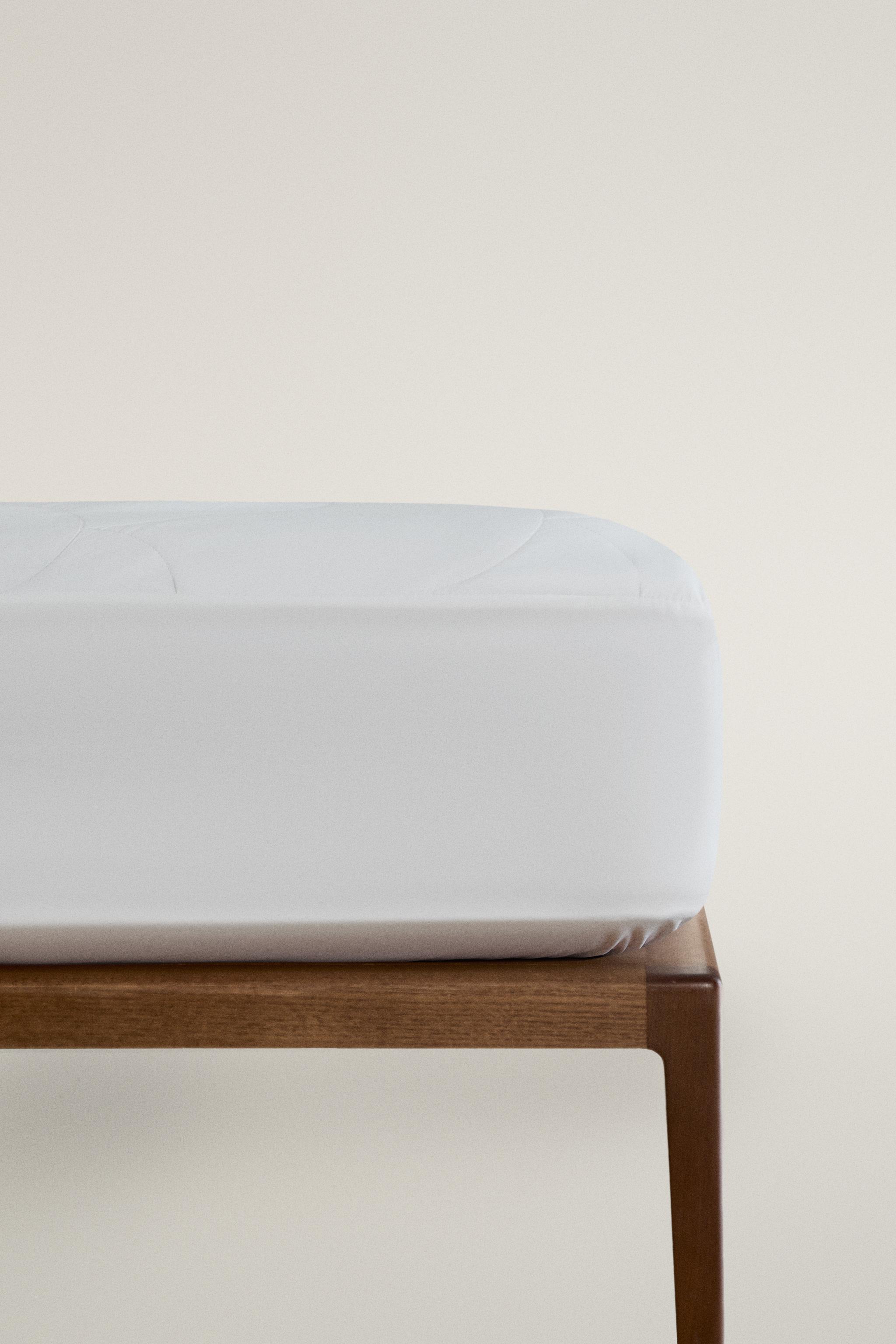 PADDED MATTRESS PROTECTOR