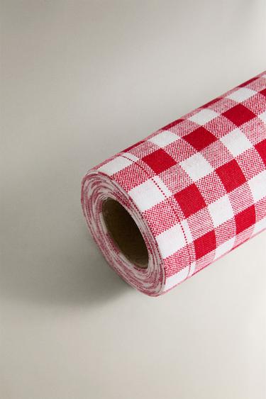 ROLL PACK OF GINGHAM CHECK COTTON NAPKINS (PACK OF 20) - Red / White by Zara - Image 2