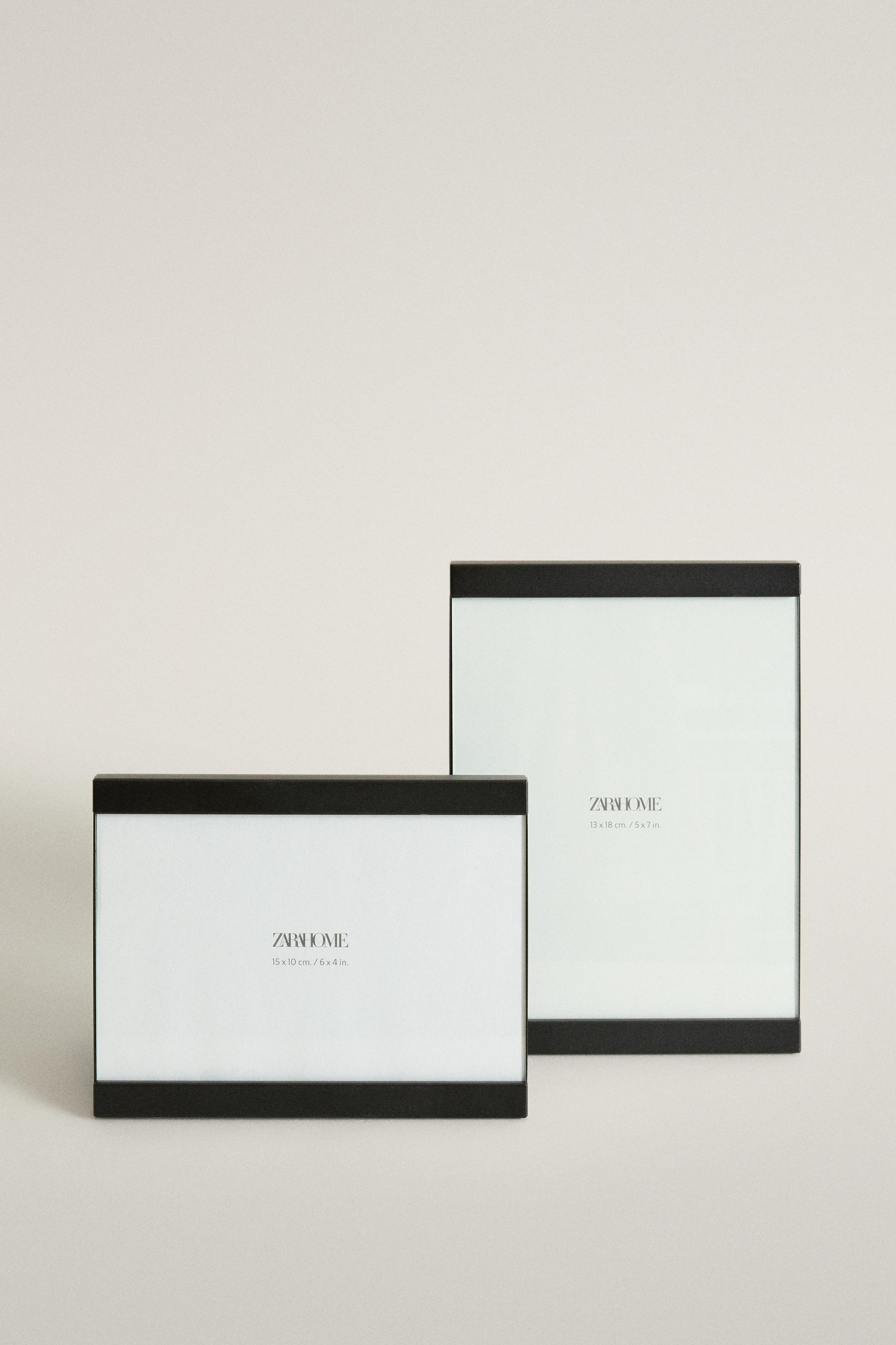 BLACK METAL PICTURE FRAME