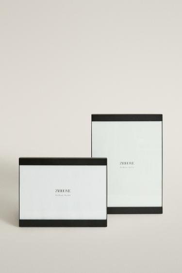 BLACK METAL PICTURE FRAME — Black 1