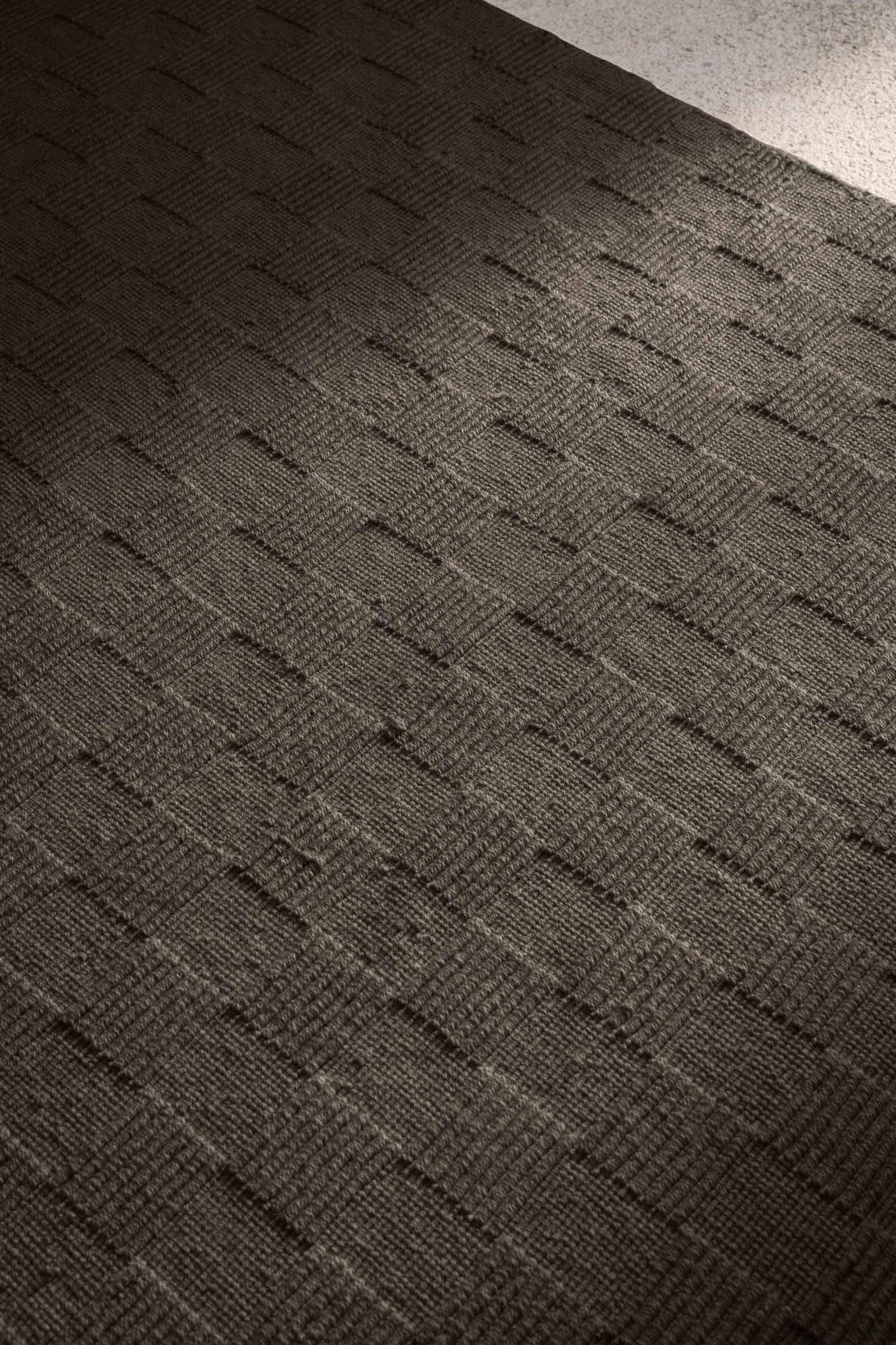 RUG 01 — Brown