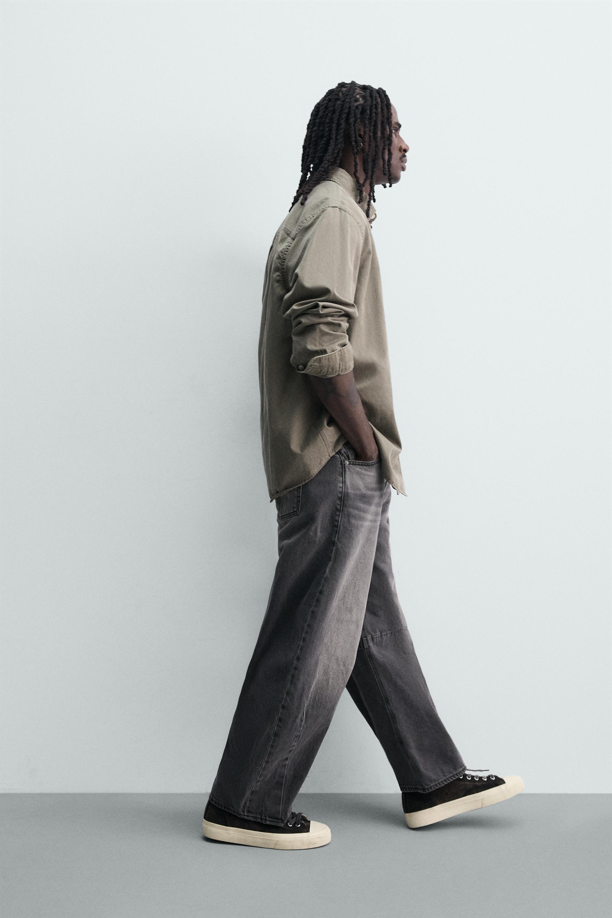 RELAXED BARREL FIT JEANS WITH DARTS