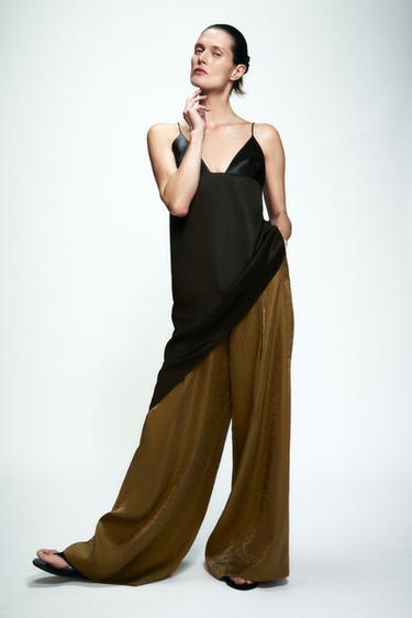 ASYMMETRIC CONTRAST TOP ZW COLLECTION - Chocolate by Zara