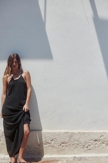 שמלה עם קיפול וצווארון קולר - שחור של Zara