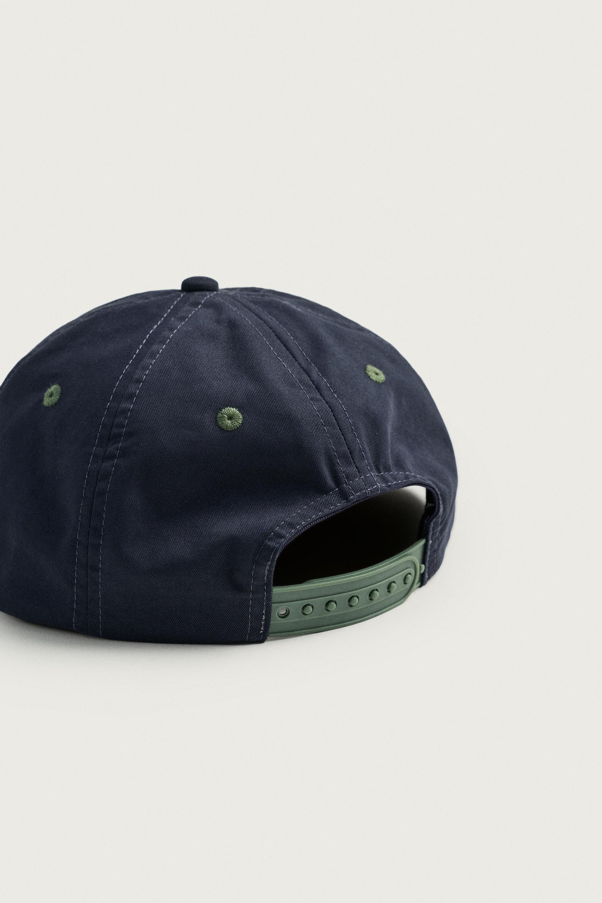 EMBROIDERED FLAT VISOR CAP