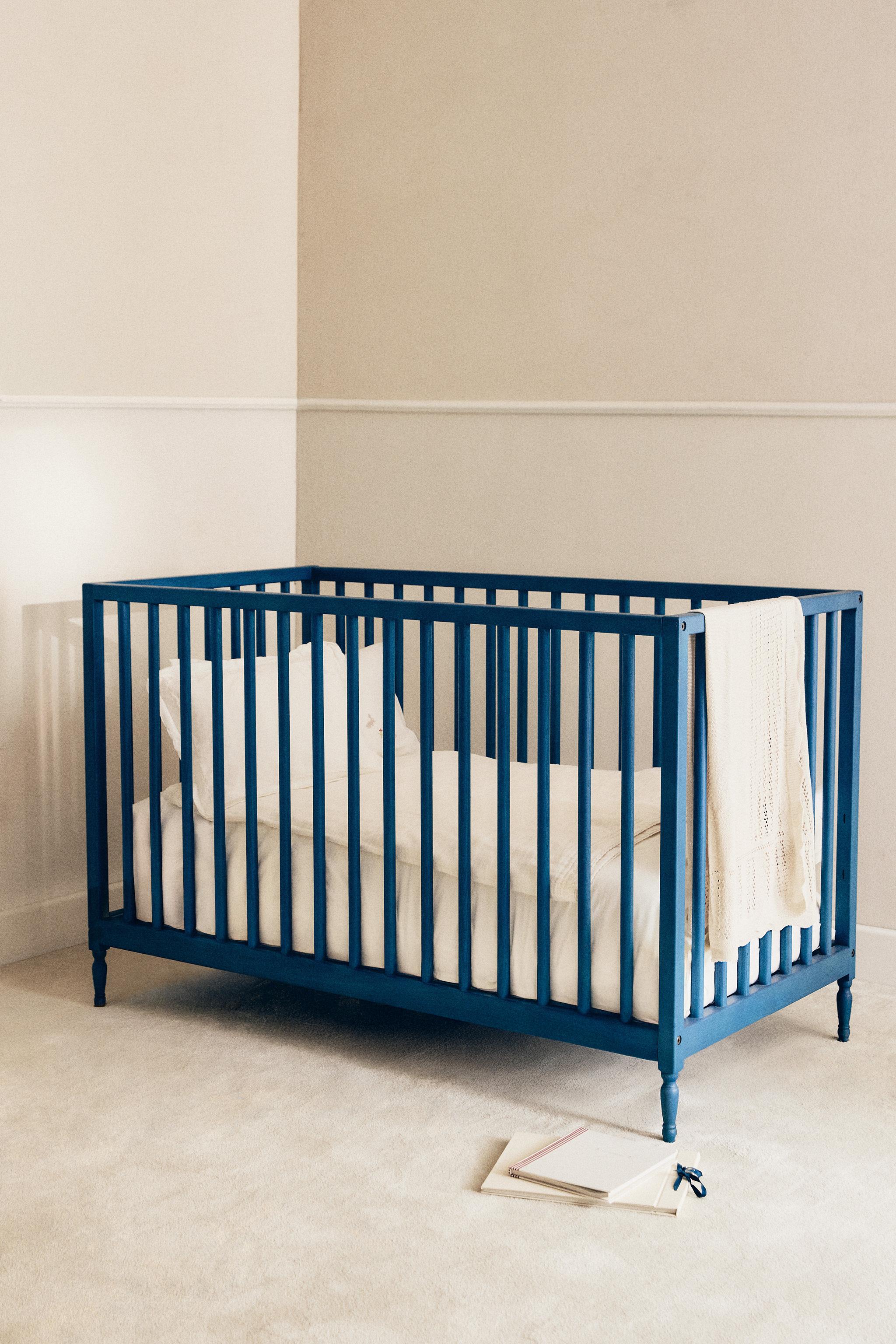 BLUE LACQUERED WOODEN COT — Blue