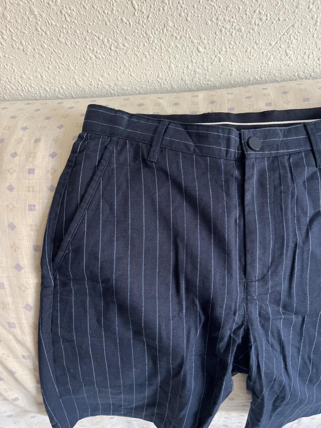 COTTON/LINEN TEXTURED BERMUDA SHORTS - Image 2