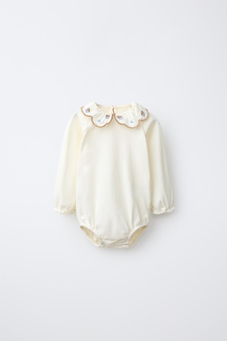 BODY CUELLO BOBO FLORES BORDADAS